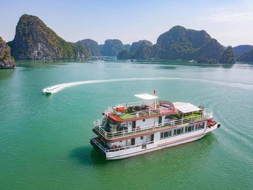 Cat Ba Valentine Hotel Dong Khe Sau Bagian luar foto