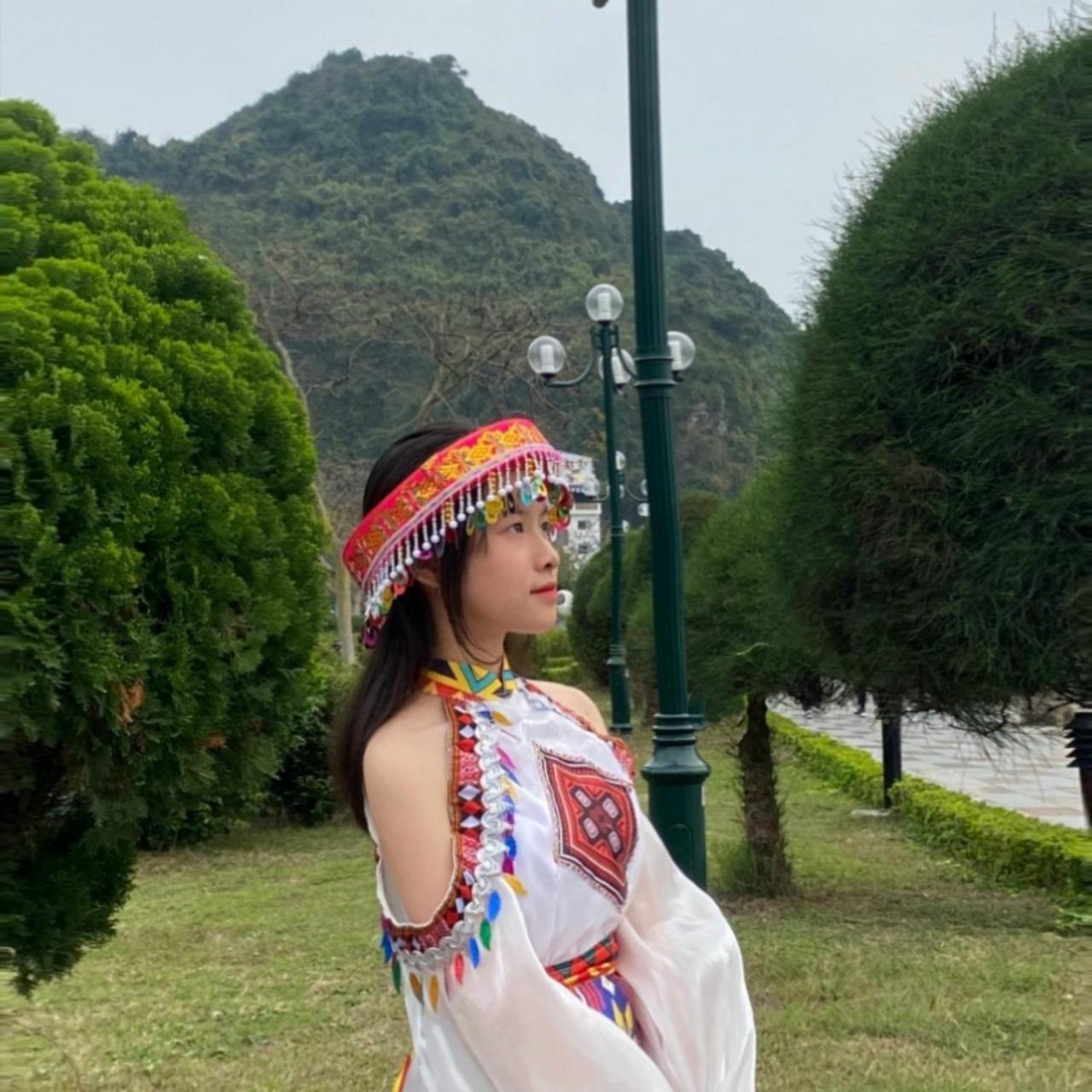Cat Ba Valentine Hotel Dong Khe Sau Bagian luar foto